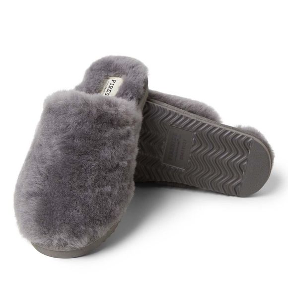 Fireside By Dearfoams Women's Shelly Beach Genuine Shearling Fuzzy Scuff Slipper - Picture 2 of 6